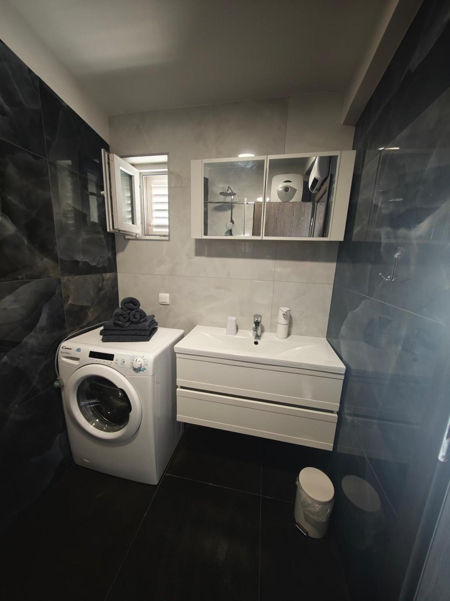 Apartman Lux Makarska Exterior photo